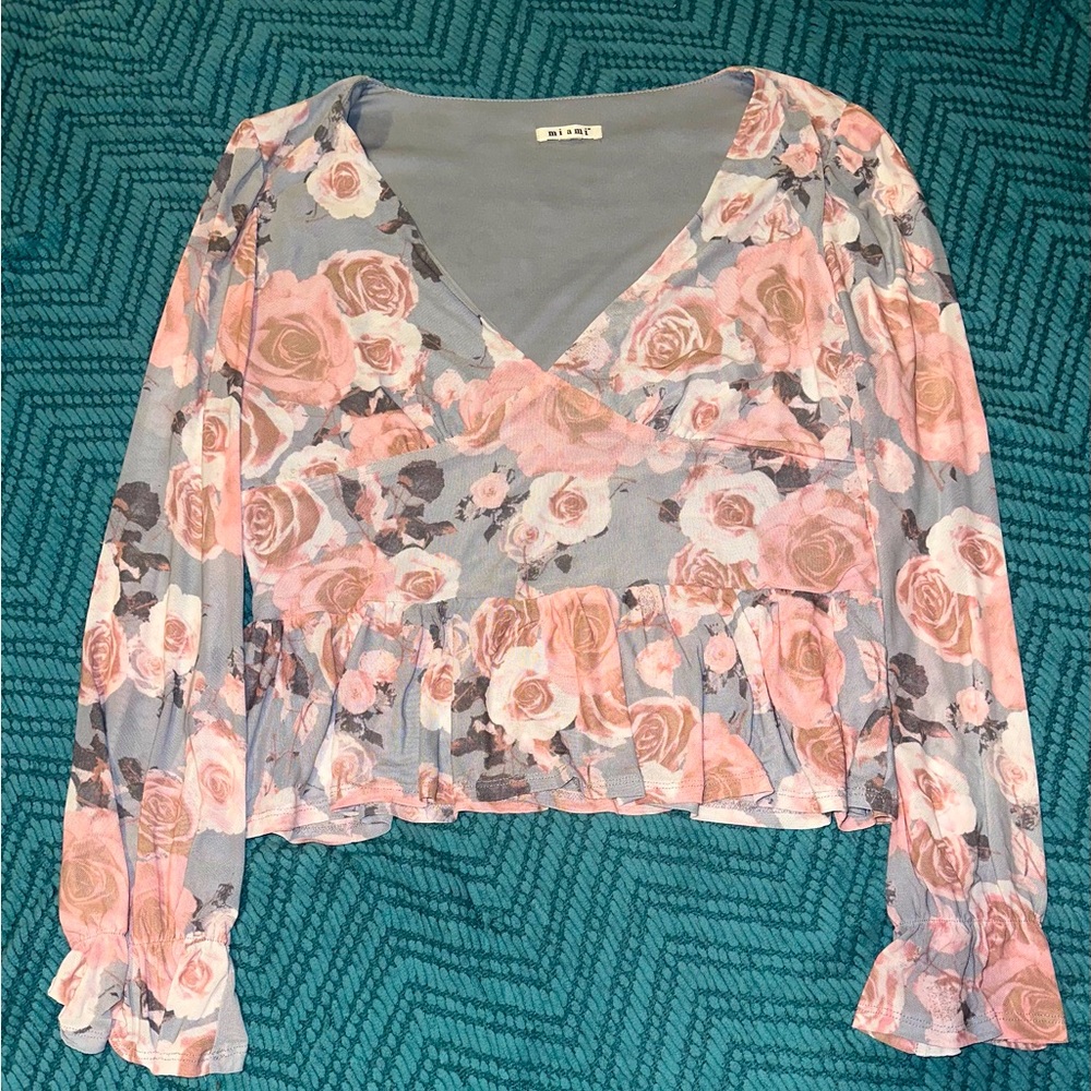 Floral Woman’s V-Neck Flutter Ruffle Peplum Top